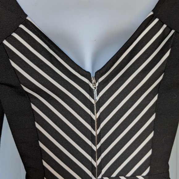 Sheath Dress Black White Diagnol Striped Size XS - Picture 4 of 4